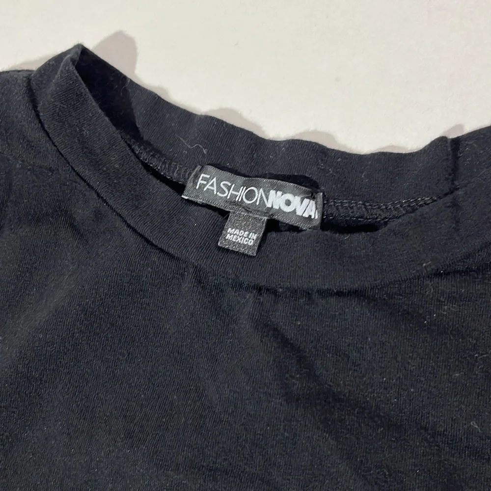 Fashion Nova Nipple Ring cropped chain top t-shirt tee medium goth punk_2